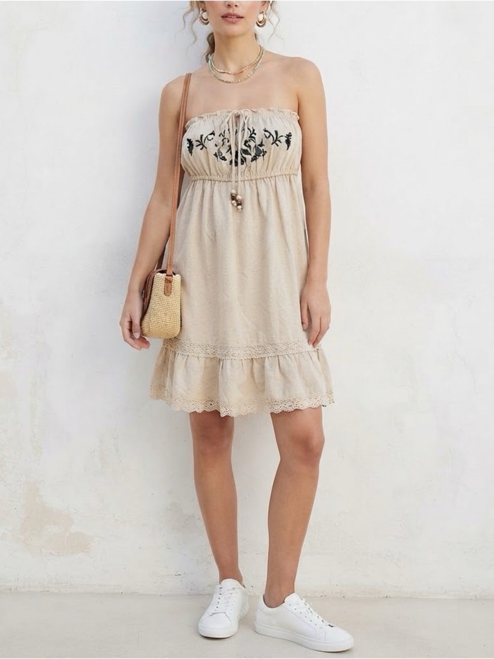 Wild Fable Embroidered Mini Skirt in Cream Size Medium